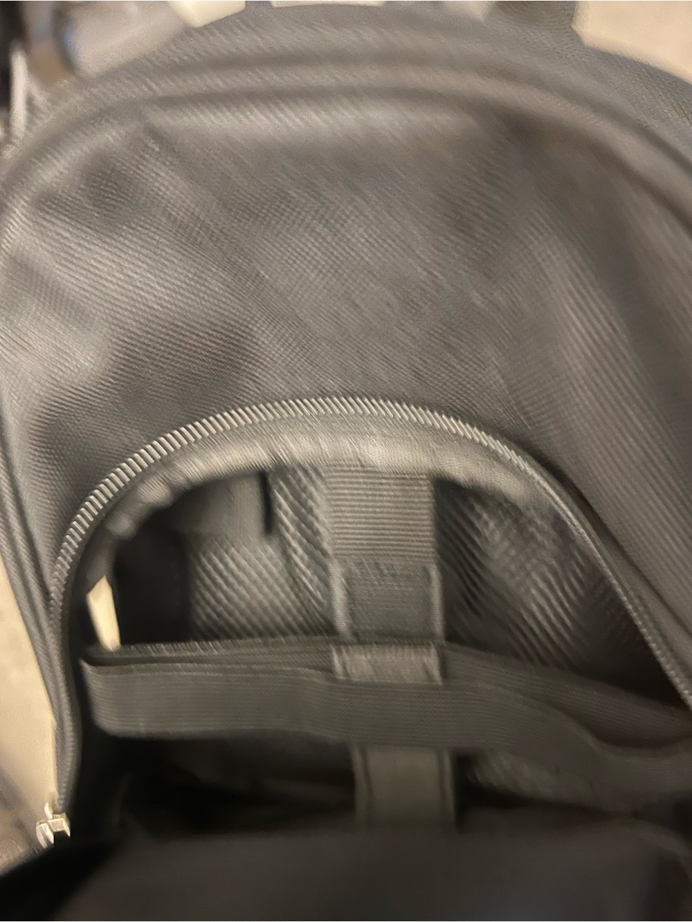 Small Black Feeding Pump Backpack - Picture 2 of 3